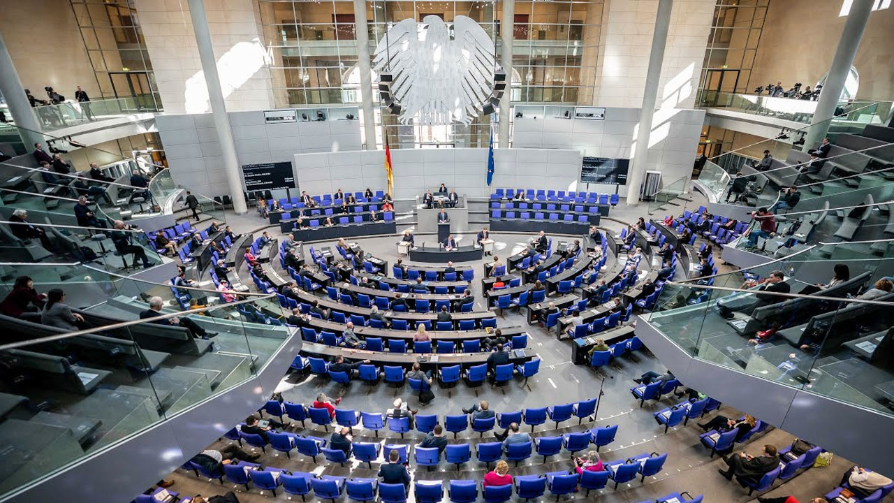 Rusya’nın öfkesini çekecek önerge Almanya Federal Meclisi’nde kabul edildi