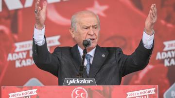 Bahçeli’den HDP’ye bakanlık vaadine sert tepki! ‘Teröristlerin bakanlıklara yerleşmesi demektir’