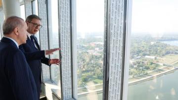 Cumhurbaşkanı Erdoğan’a Belgrad Kulesi’nde! Türk işçilerden çoşkulu karşılama