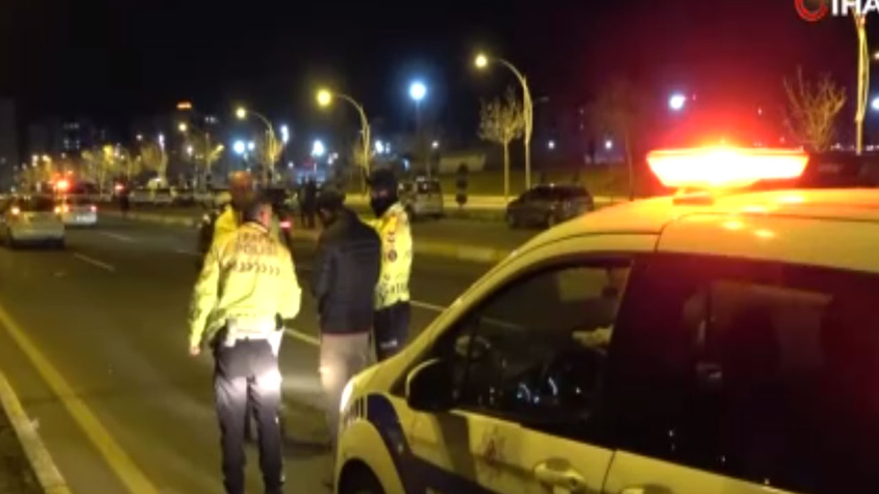 Depremzedelere yardım eden AFAD gönüllüsüne araba çarptı