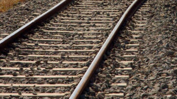 Tren raydan çıktı! 4 kişi öldü, 50 yaralı var