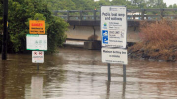 Avustralya’da sel alarmı: Yüksek yerlere taşının!