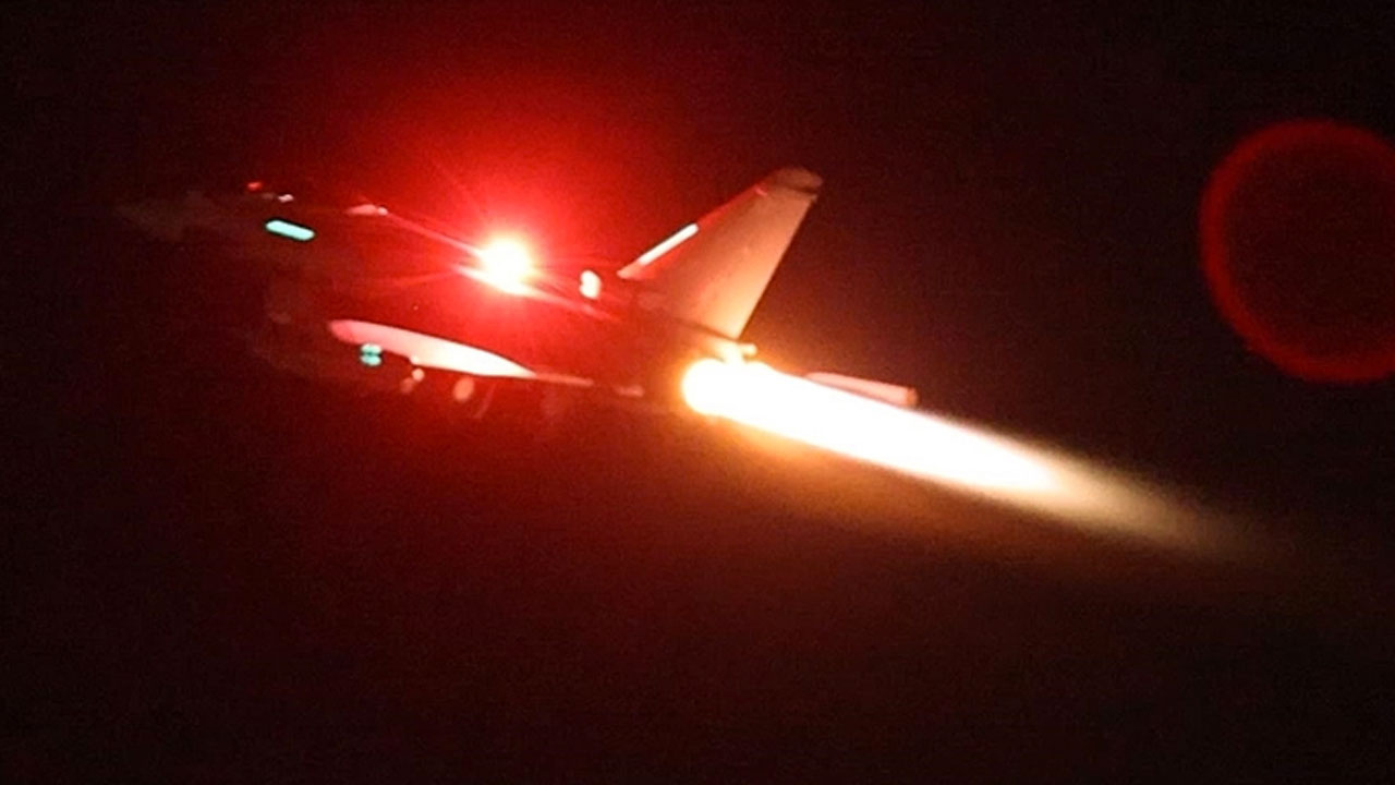 ABD ve İngiliz savaş uçakları Yemen’de 5 kenti bombaladı