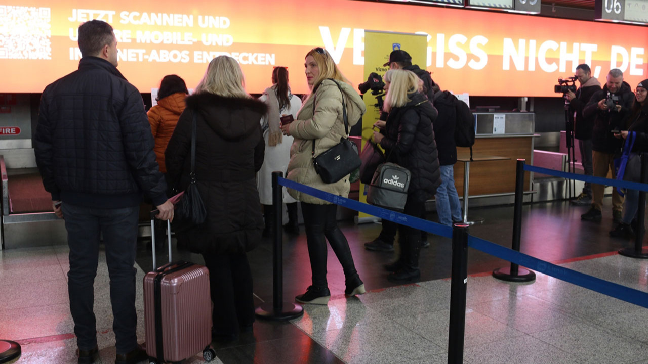 Kosovalılar Şengen Bölgesi’ne vizesiz seyahat etmeye başladı!
