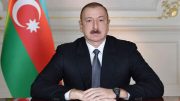 Azerbaycan Cumhurbaşkanı İlham Aliyev, yemin ederek görevine başladı