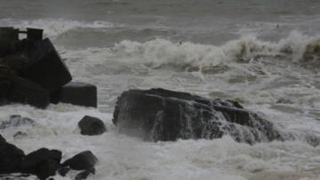 Kimyasal madde taşıyan tanker Japonya açıklarında alabora oldu!