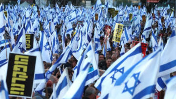 İsrail’de on binlerce kişiden erken seçim çağrısı!
