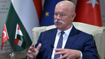 Macar Bakan: Kendimizi bir Türk milleti olarak görüyoruz