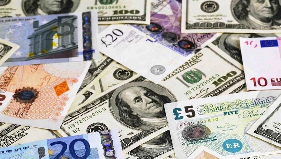 Sterlin 41.40 TL, dolar 32.45 TL, Euro 35.15 TL’den işlem görüyor