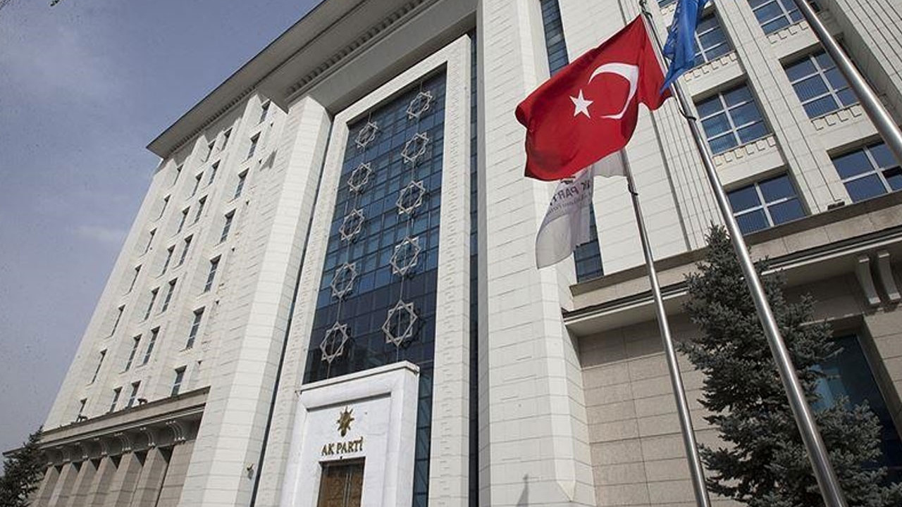 AK Parti’de kongre süreci ekimde başlıyor