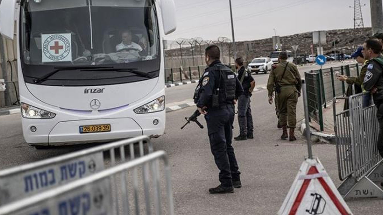 Filistinliler avukatlarıyla görüşmemeleri için işkenceyle tehdit ediliyor