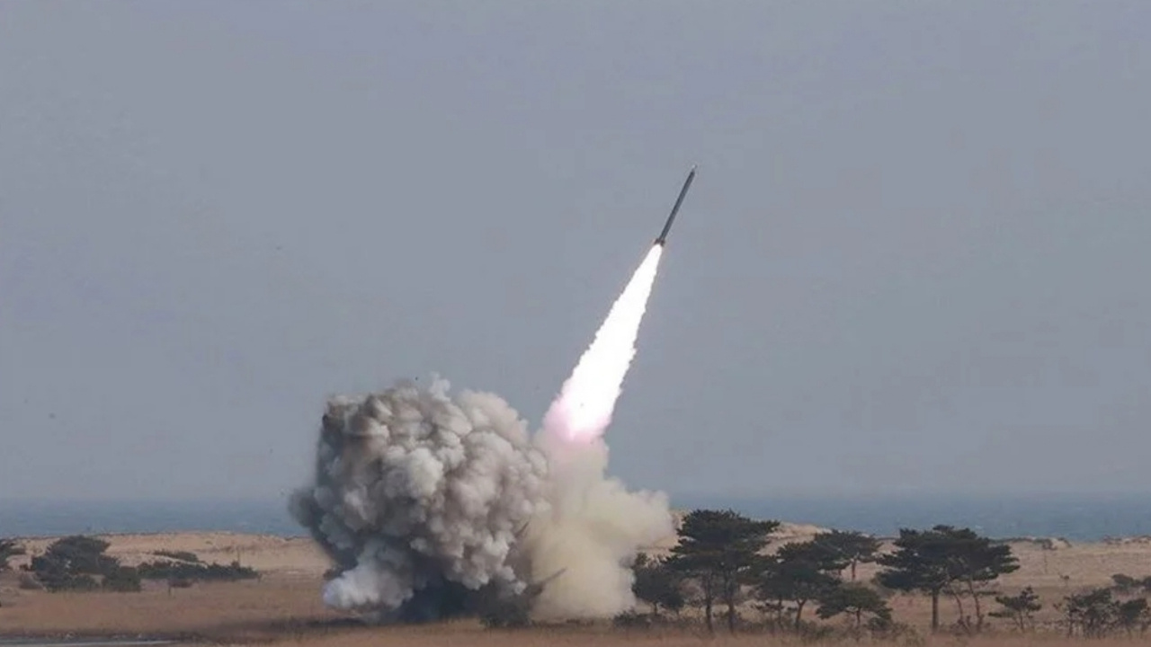 Japonya açıkladı: Kuzey Kore balistik füze fırlattı