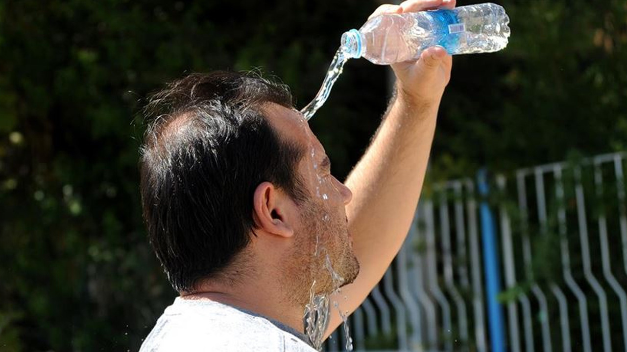 Ülkede sıcaklık 50 dereceyi geçti: 8 kişi hayatını kaybetti!