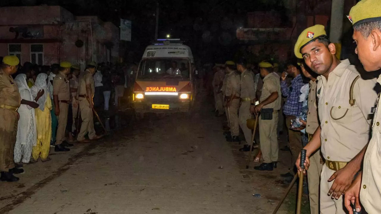 Hindistan’da şoke eden olay: 116 kişi öldü, yüzlerce yaralı var