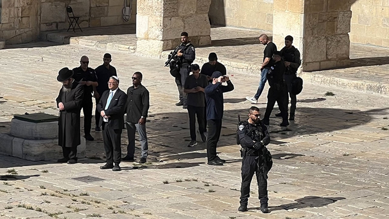 İsrailli bakan Mescid-i Aksa’ya saldırılara izin verilmesini istedi