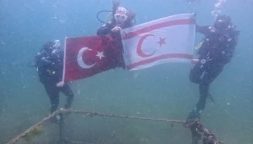 Marmara Denizi’nde KKTC bayrağı açtılar