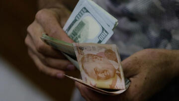 Dolar ve Euro’da hareketli dakikalar! Bir anda fırladı