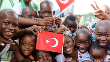 Financial Times: Türkiye Afrika’da Batı’ya göre üstün…