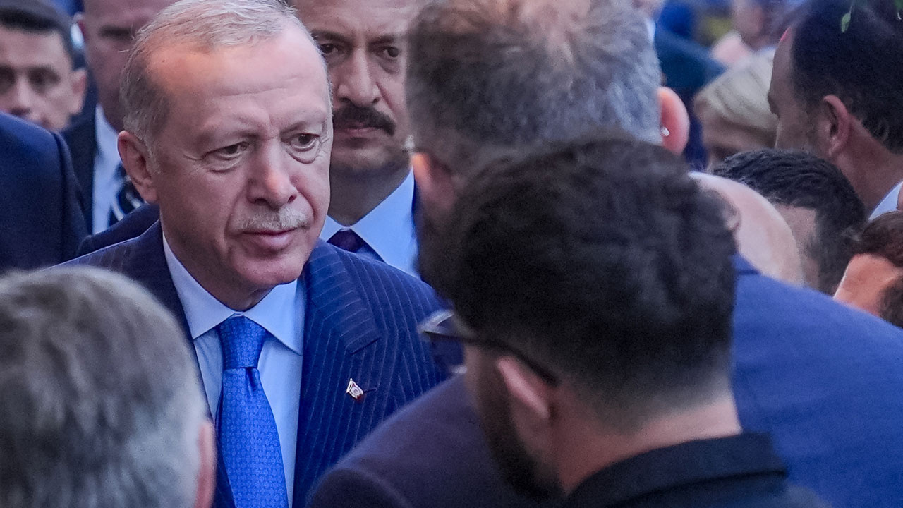 Cumhurbaşkanı Erdoğan, ABD’deki Türkevi girişinde sevgi gösterileriyle karşılandı