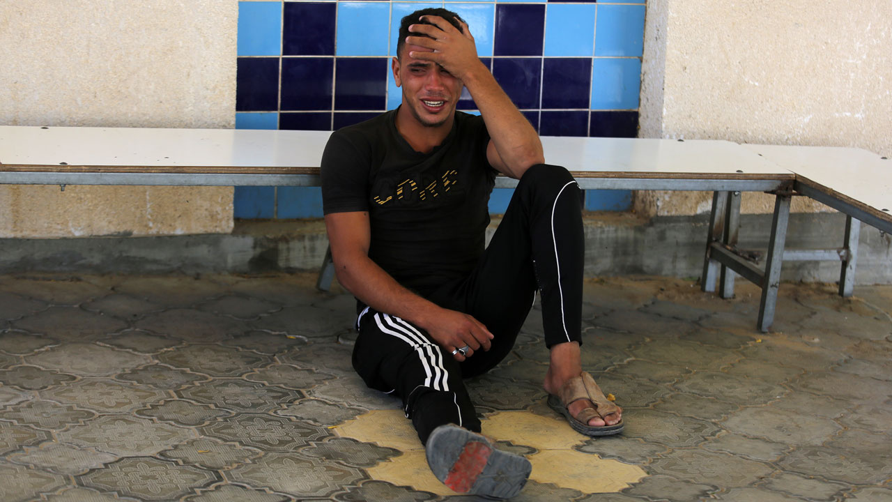 İsrail ordusu, Gazze’de Şeridi’nde engelli iki çocuklu 4 kişilik bir aileyi yok etti