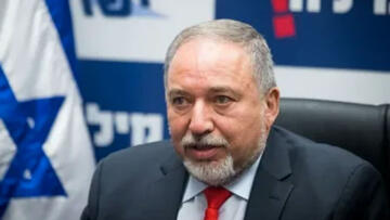 İsrailli eski Savunma Bakanı: Gazze’ye gıda, su ve yakıt verilmesin