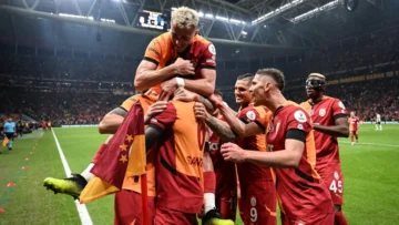 Galatasaray dev derbide Beşiktaş’ı 2 golle geçti