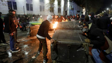 Gürcistan’da, AB’ye katılım müzakerelerinin 2028’e kadar askıya alınması protesto edildi