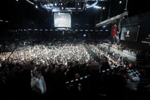 Hüseyin Yücel ve Serdal Adalı yarışta! Beşiktaş yeni başkanını seçiyor
