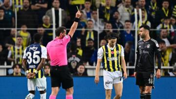 Beşiktaş-Fenerbahçe derbilerinde kart sayıları dikkat çekiyor