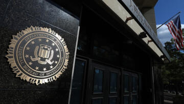 FBI’da görevli bazı üst düzey yetkililerin istifa etmeye zorlandığı iddia edildi