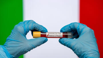 İtalyan köyü, sakinlerine hasta olmayı yasakladı