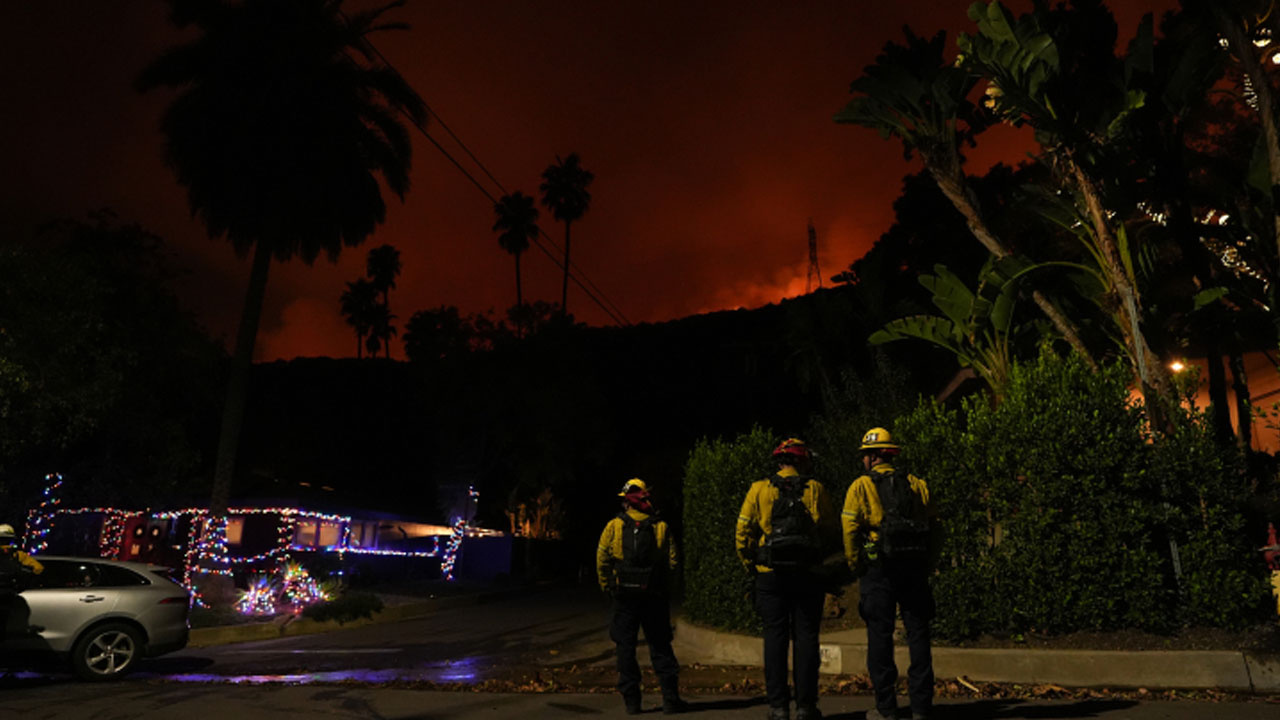 Los Angeles’ta alevler yayılmaya devam ediyor