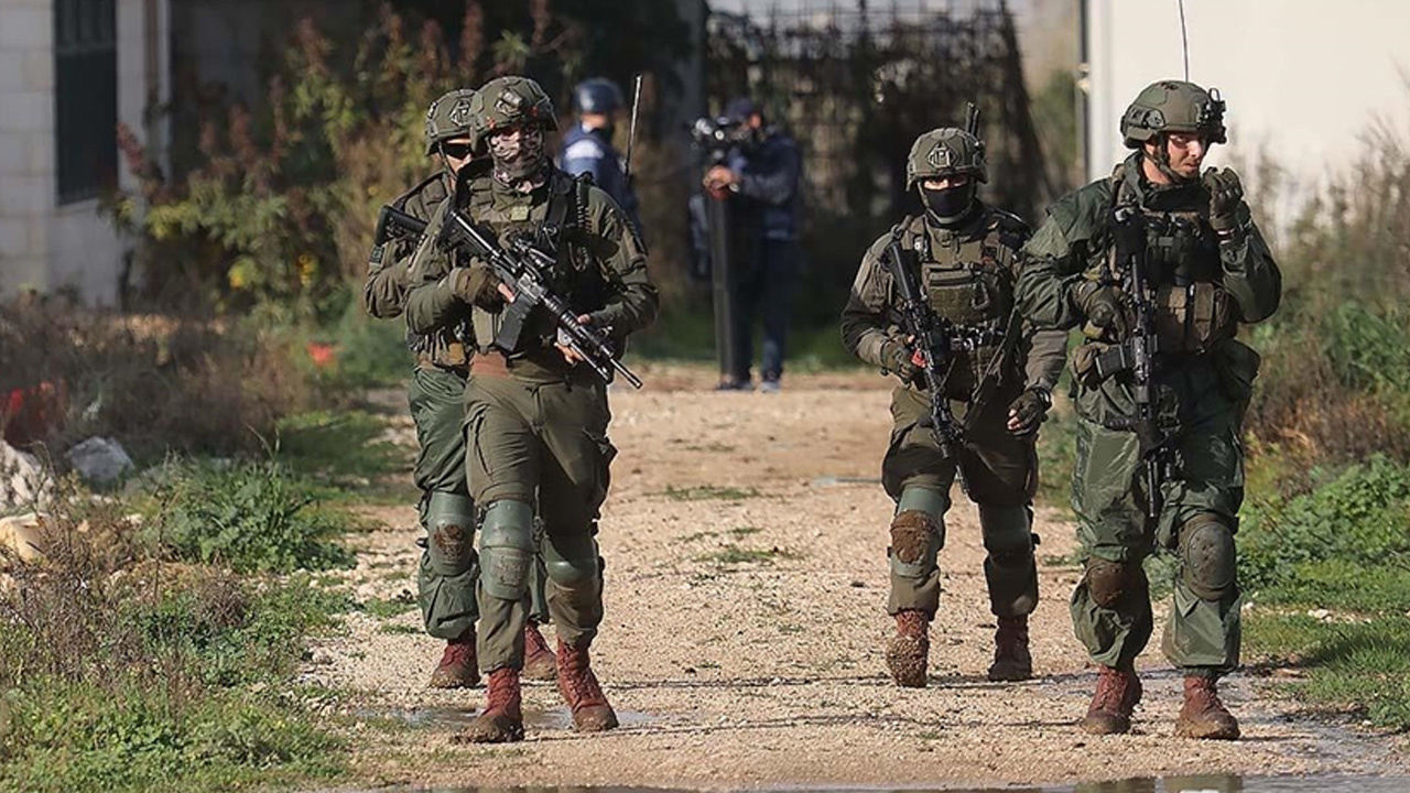 İsrail güçleri Batı Şeria’da 25 kişiyi gözaltına aldı