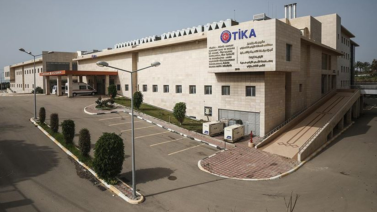 İsrail Gazze’deki Filistin-Türkiye Dostluk Hastanesi’ni havaya uçurdu! Görüntüler yayınlandı