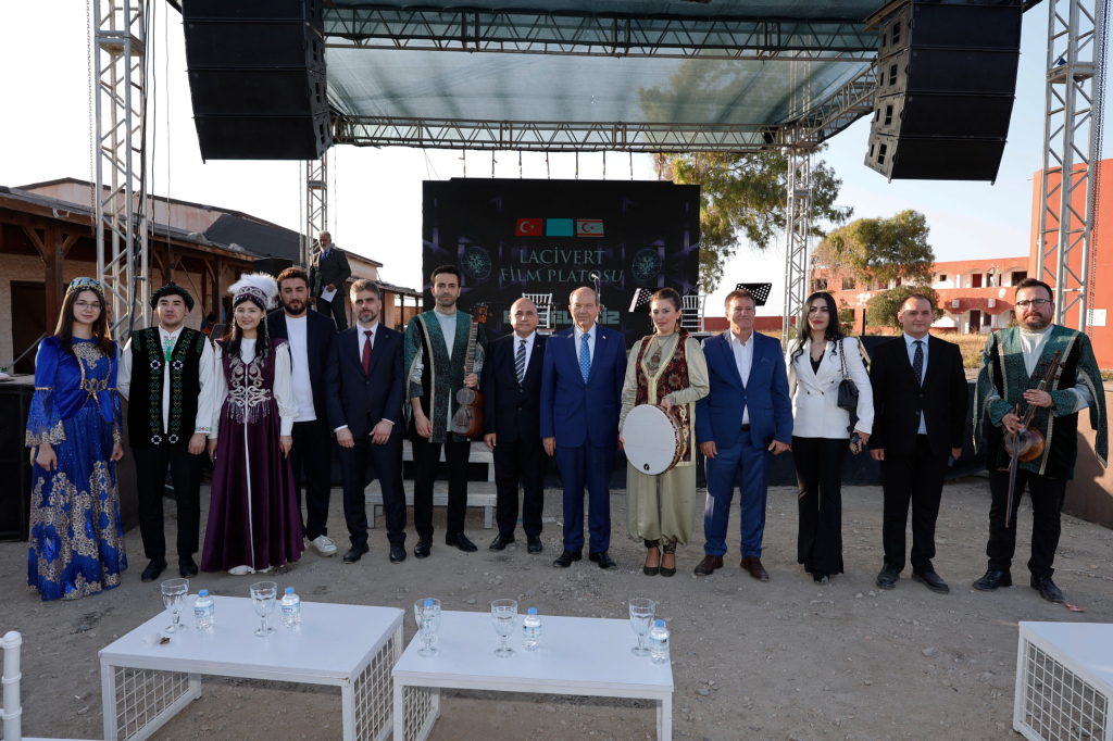 Tatar, “Ayse Tatile Çıktı” isimli filmin ön tanıtım etkinliğine katıldı