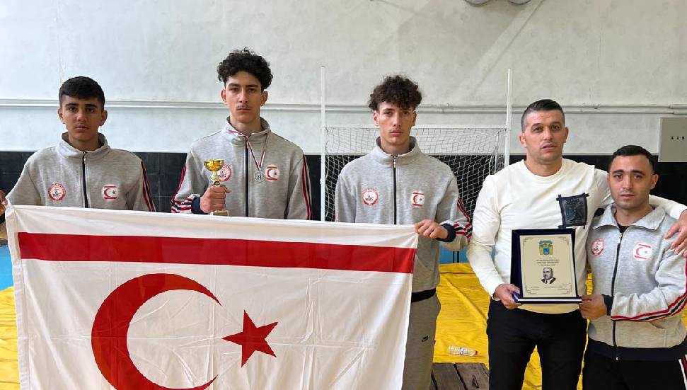 Güreşçilerimiz Bulgaristan’da yüzümüzü güldürdü