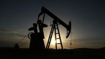 Petrol fiyatlarının uzun süre 80 dolara ulaşamayacağı öngörülüyor