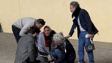 AB Komisyonu önünde ‘Gazze’ye ağıt: Üzüntüden yere yığıldı