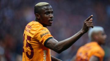 Victor Osimhen transferini resmen duyurdular! Taraftarı yıkan haber