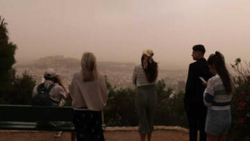 Yunanistan’ı sahra tozu kapladı