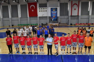 6’ıncı Polis Basketbol Turnuvası’nın şampiyonu Lefkoşa Polis Müdürlüğü takımı