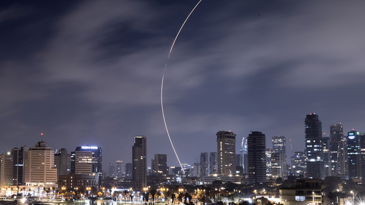 İran ordusu, İsrail’in Tel Aviv’deki bir bölgesine yönelik tahliye uyarısı yayımladı