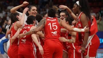 Potanın Perileri, dünya kupası biletinin peşinde