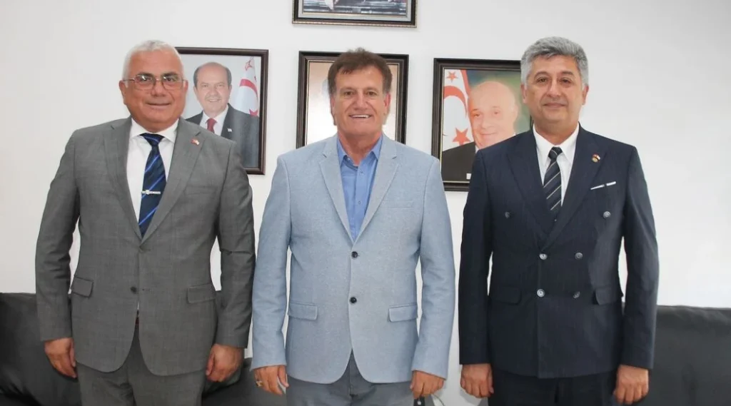Bakan Arıklı, Karaca ve Balaban’ı kabul etti