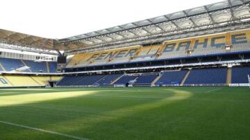 Fenerbahçe, KAP’a bildirdi! Stat isminden gelecek para açıklandı