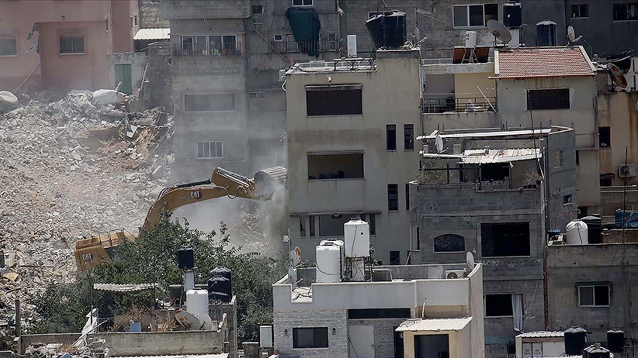 İsrail Filistin hükümetinin vergi gelirlerine el koydu eğitim ve sağlık çökmek üzere