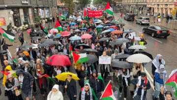 İsveç’te yüzlerce kişi ‘Filistin’deki soykırım dursun’ çağrısıyla yürüdü