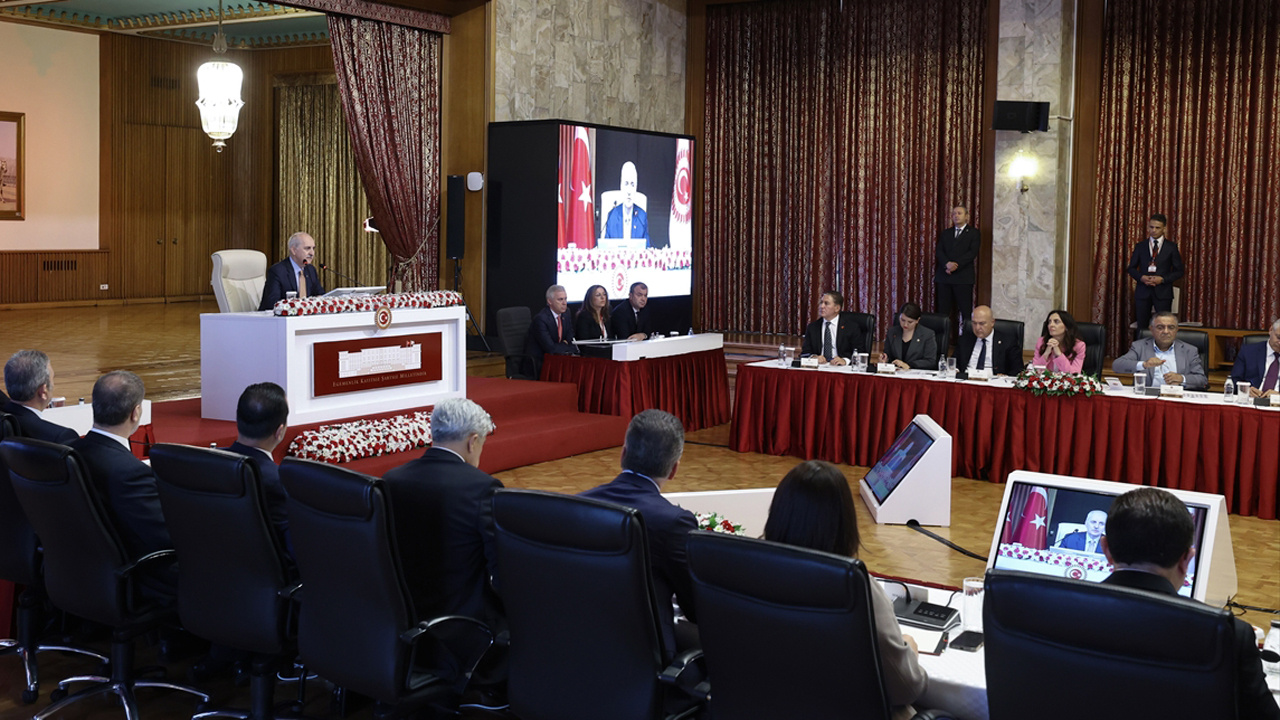Milli Dayanışma, Kardeşlik ve Demokrasi Komisyonu toplandı ibranim Kalın’dan sunum
