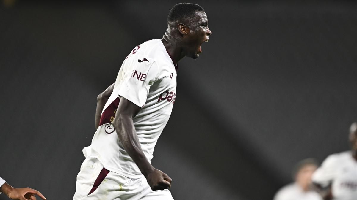 Paul Onuachu, Trabzonspor’u sırtlıyor