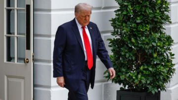 Washington’da Restorana yemeğe giden Trump’a protesto şoku